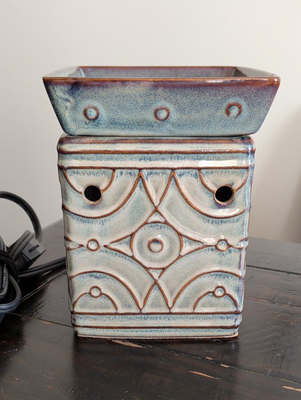 Scentsy Lenore Full Size Wax Warmer, Retired